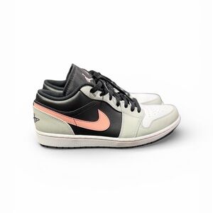 Men’s Nike Air Jordan 1 low shoes